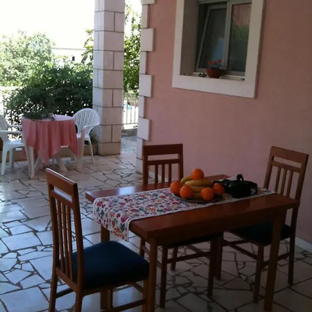 Apartments Gabi I Kate