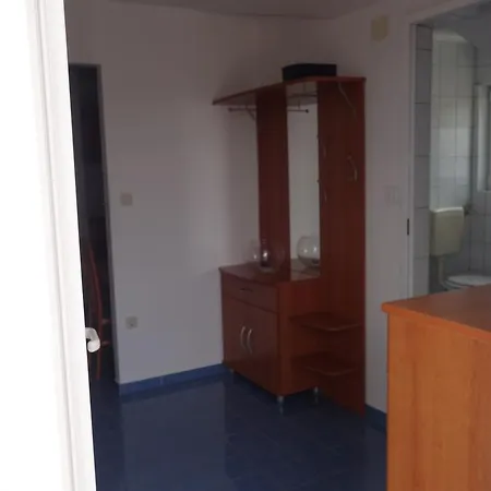 Lejla Appartement *