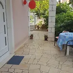 Lejla Appartement *